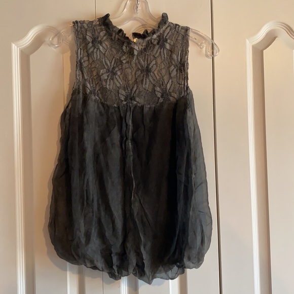 Sleeveless top with lace - Picture 4 of 5